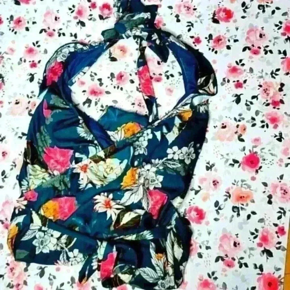 NWOT Modcloth Ruffled Swimsuit - Picture 2 of 3